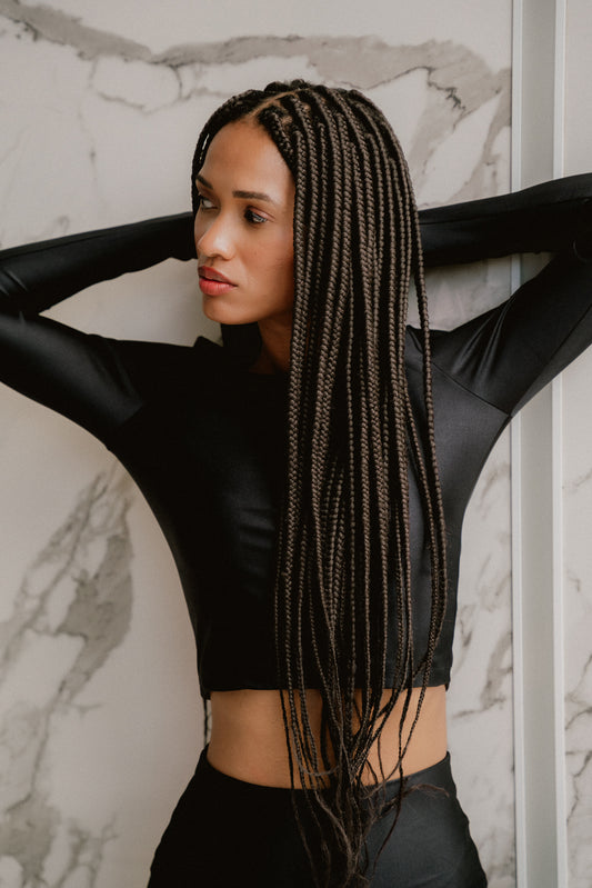 SHINY BLACK LONG SLEEVE FINGERBOARD CROPPED TOP