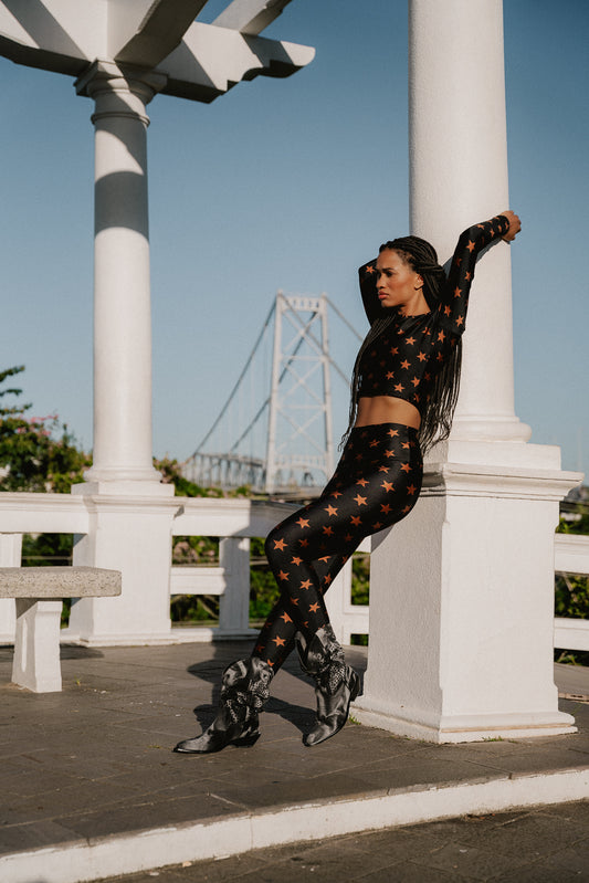 BLACK STARS BRONZE LONG SLEEVE FINGERBOARD CROPPED TOP
