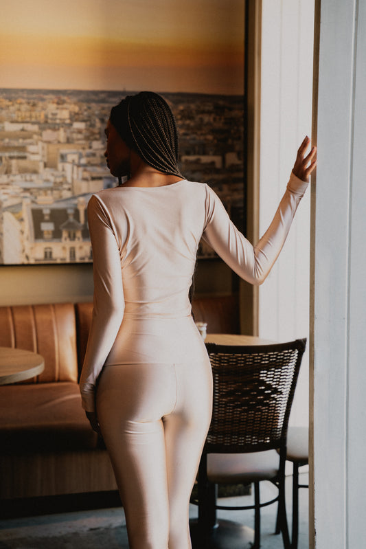 LONG SLEEVE CROPPED TOP WITH SHINY PEARL FINGER